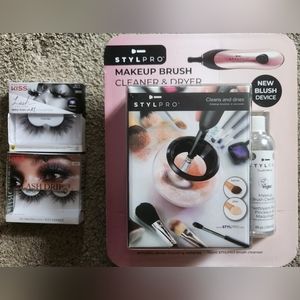 Makeup brush cleaner, with bonus lashes